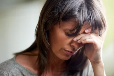 精神分裂癥患者可能會(huì)出現(xiàn)幻聽或幻視。