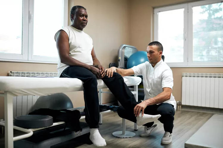 什么是退行性關(guān)節(jié)炎-癥狀、原因、癥狀和治療