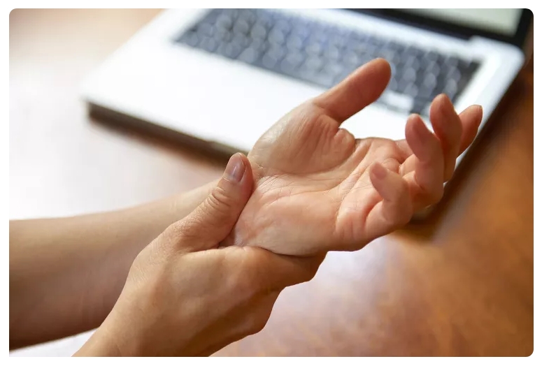 強(qiáng)直性脊柱炎對(duì)身體的6種影響，你了解嗎？