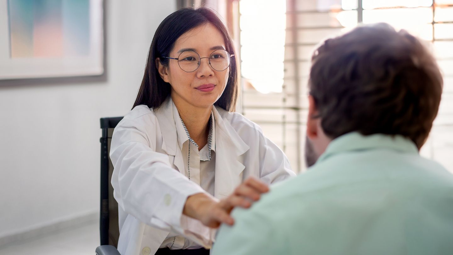 尋求專(zhuān)業(yè)人士的認(rèn)知矯正治療可以幫助控制精神分裂癥的認(rèn)知癥狀